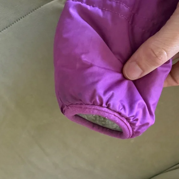 Patagonia 2T Purple and Cream Fleece-Lined Reversible Puffer Jacket - Picture 5 of 7